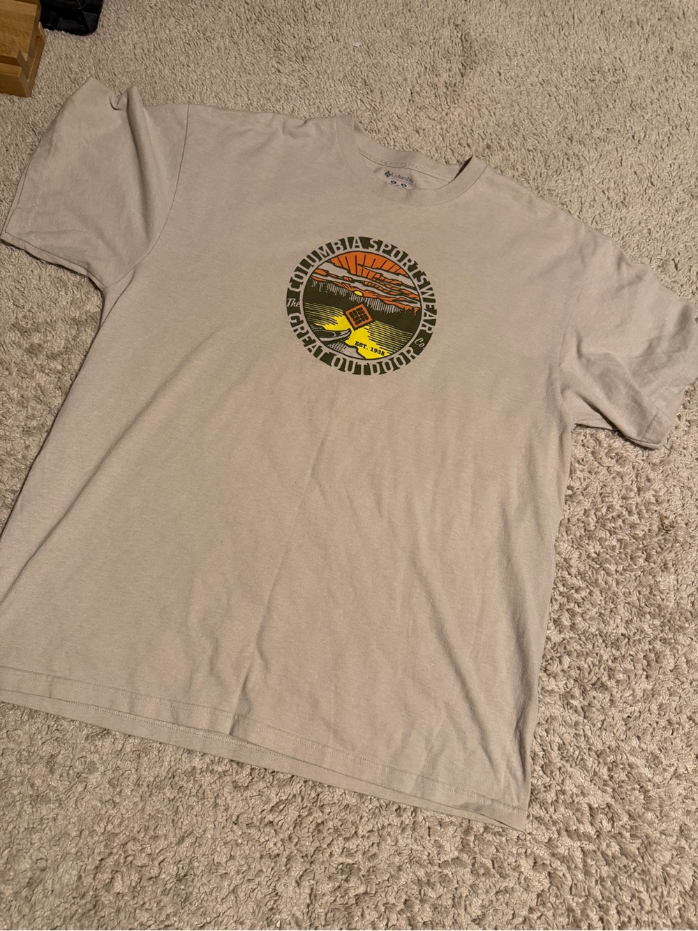 Columbia Men’s Short Sleeve Graphic Tee - Beige with Multicolor Print